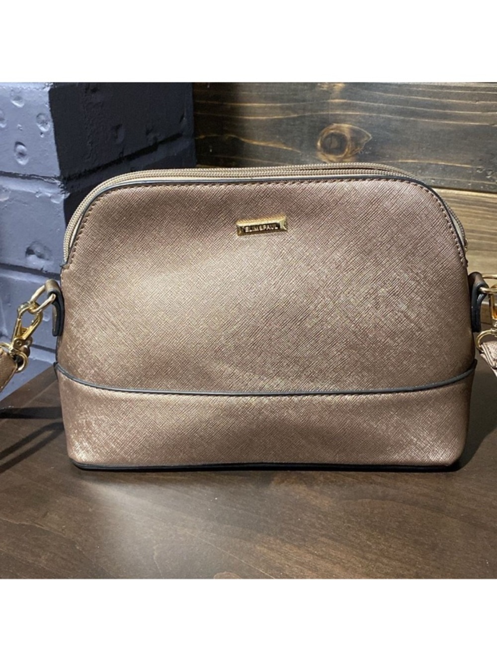 Stunning metallic Lovevook Rosegold crossbody bag